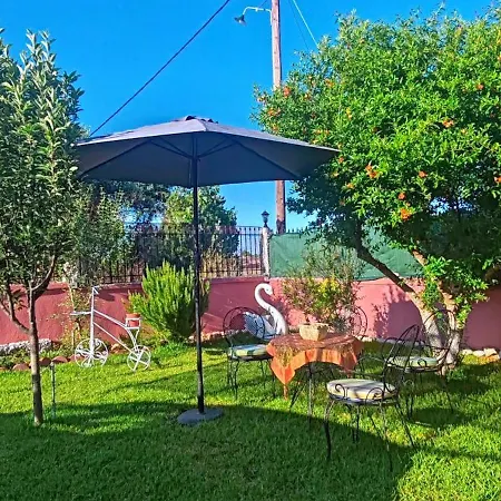 Nemoris Boho Garden House And Caravan - Bbq Area Hébergement de vacances *