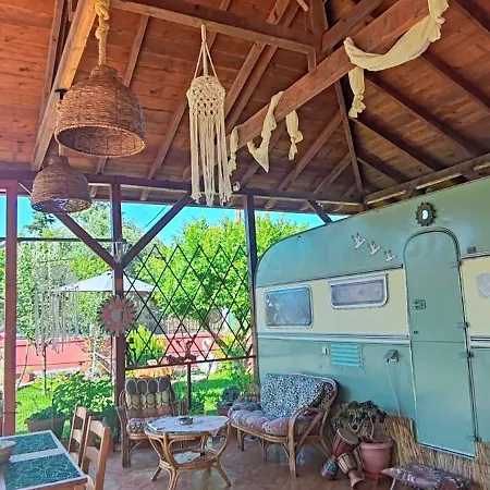 Nemoris Boho Garden House And Caravan - Bbq Area