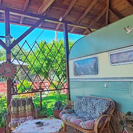 Nemoris Boho Garden House And Caravan - Bbq Area Hébergement de vacances Potidée