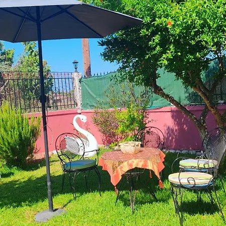 Nemoris Boho Garden House And Caravan - Bbq Area * Potidée